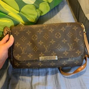 Louis Vuitton crossbody bag